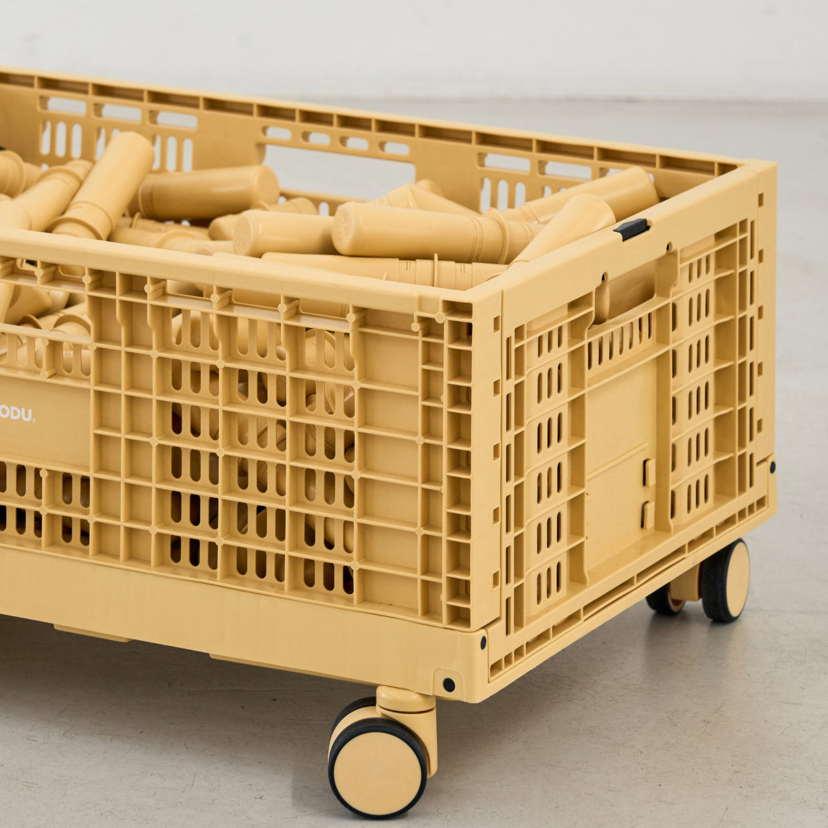 דרא | גלגלים צהובים לארגז אחסון |גלגלים לארגז לאחסון צעצועים | מודו
